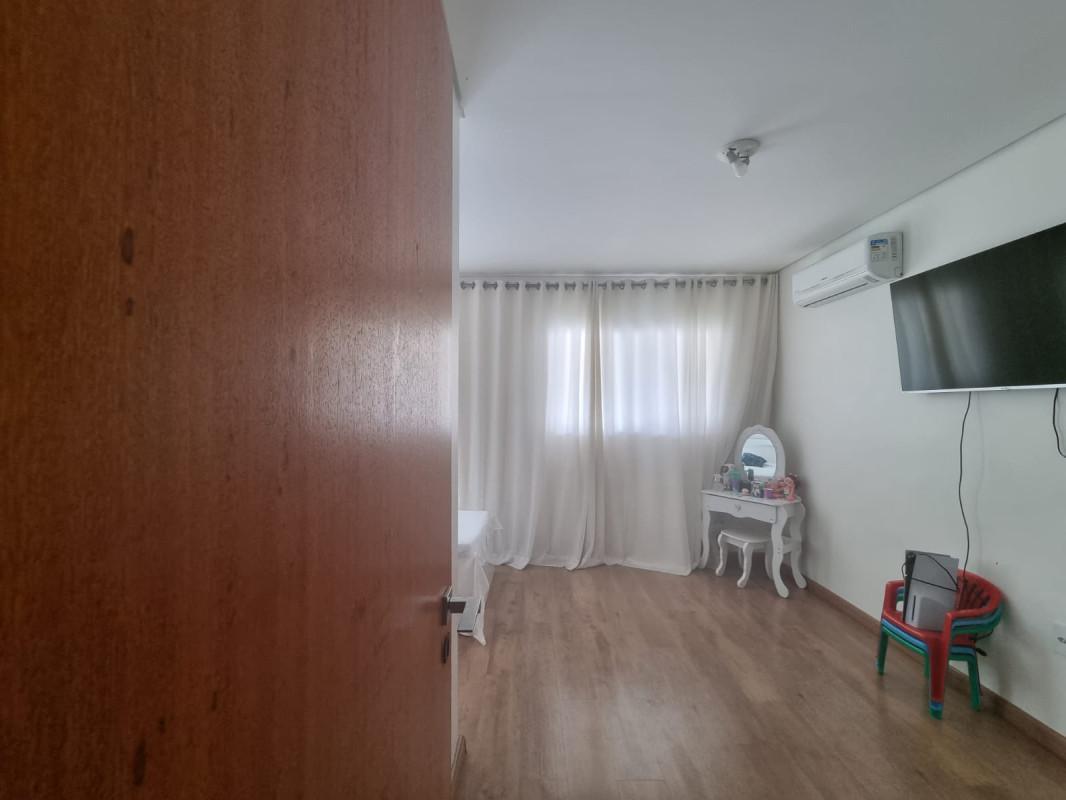 Casa, Europa, 3 Quartos, 2 Vagas, 1 Suíte