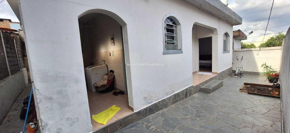 Casa, Industrial, 3 Quartos, 0 Vaga
