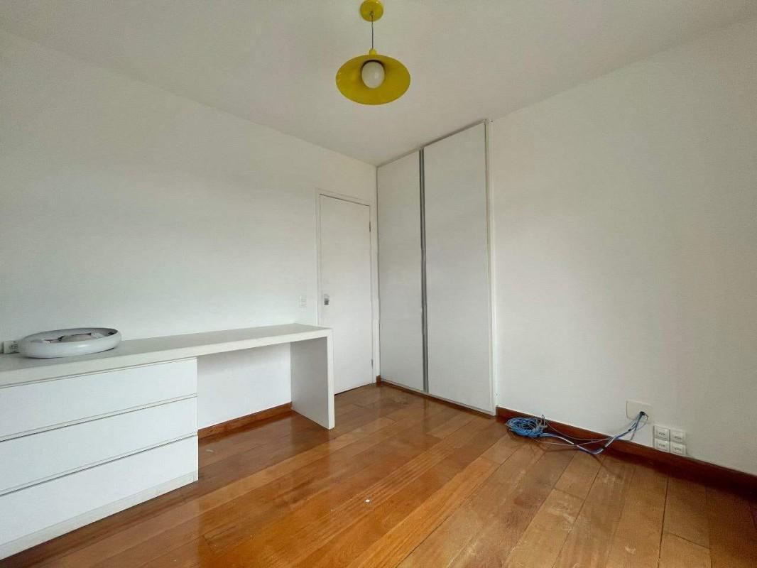 Apartamento, Vila Paris, 4 Quartos, 2 Vagas, 1 Suíte