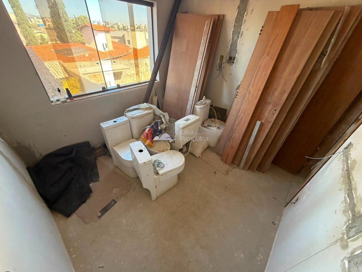 Casa, Planalto, 4 Quartos, 3 Vagas, 4 Suítes