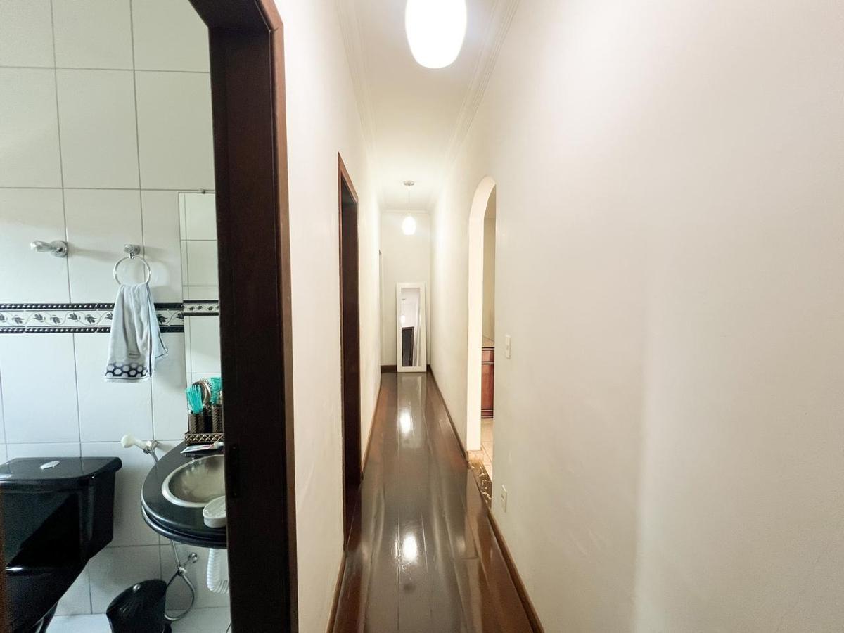 Casa, Arvoredo, 3 Quartos, 8 Vagas, 2 Suítes