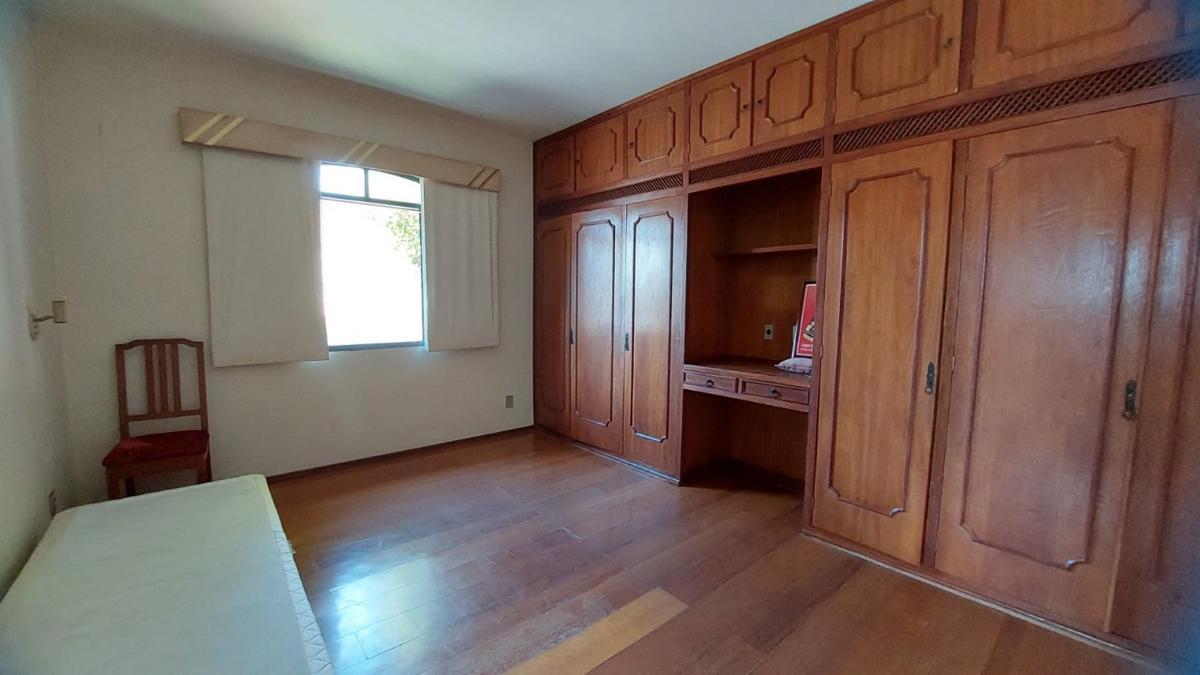 Casa, Vila Martins, 4 Quartos, 5 Vagas, 1 Suíte