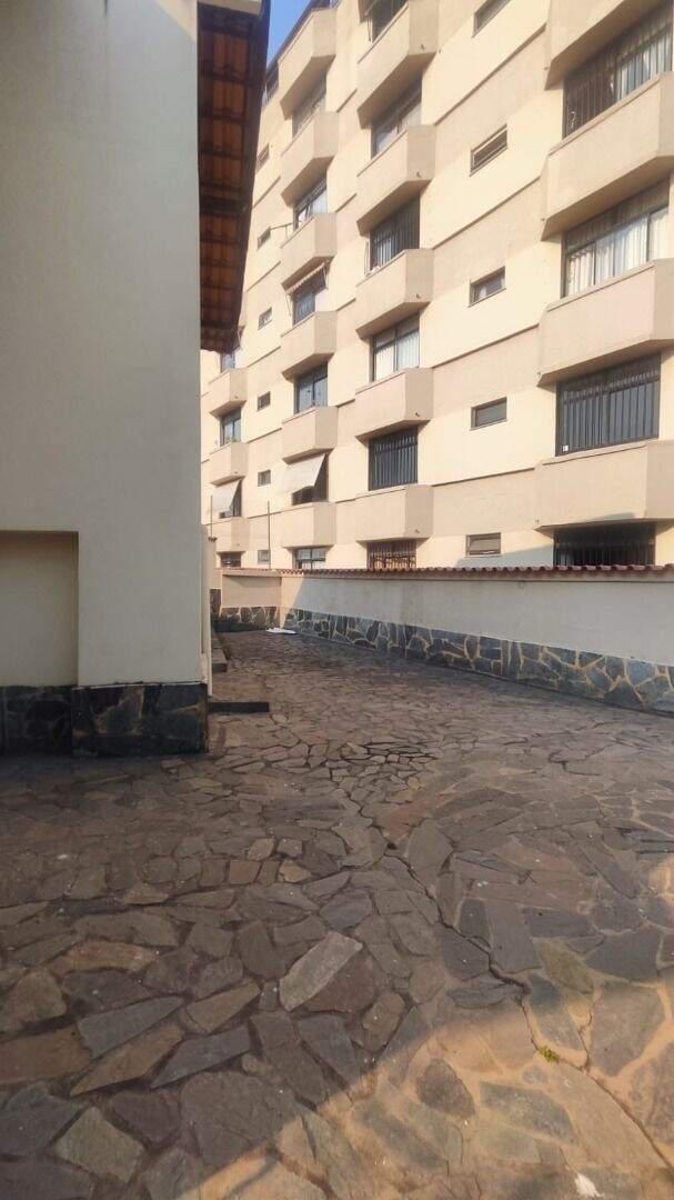 Casa, Centro, 4 Quartos, 5 Vagas, 1 Suíte