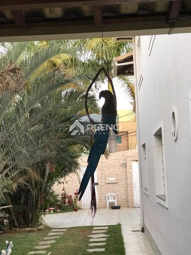 Casa, Cabral, 5 Quartos, 0 Vaga, 1 Suíte