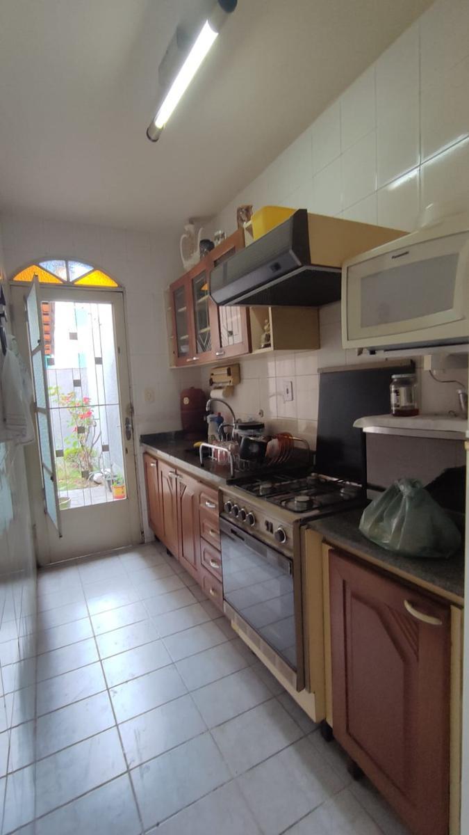 Casa, Parque Turistas, 2 Quartos, 2 Vagas, 1 Suíte