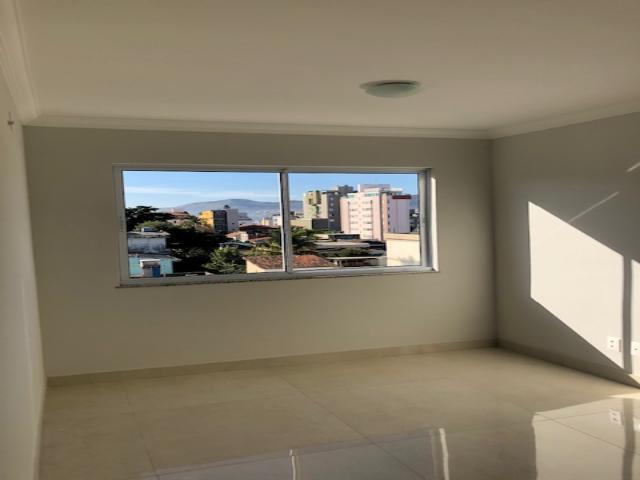 Apartamento, Sagrada Família, 2 Quartos, 2 Vagas, 1 Suíte