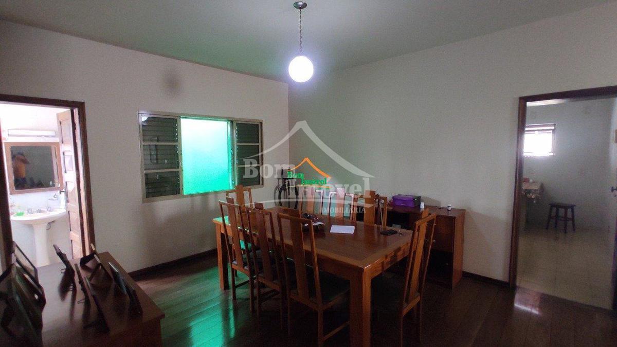 Casa, Centro, 3 Quartos, 3 Vagas, 1 Suíte