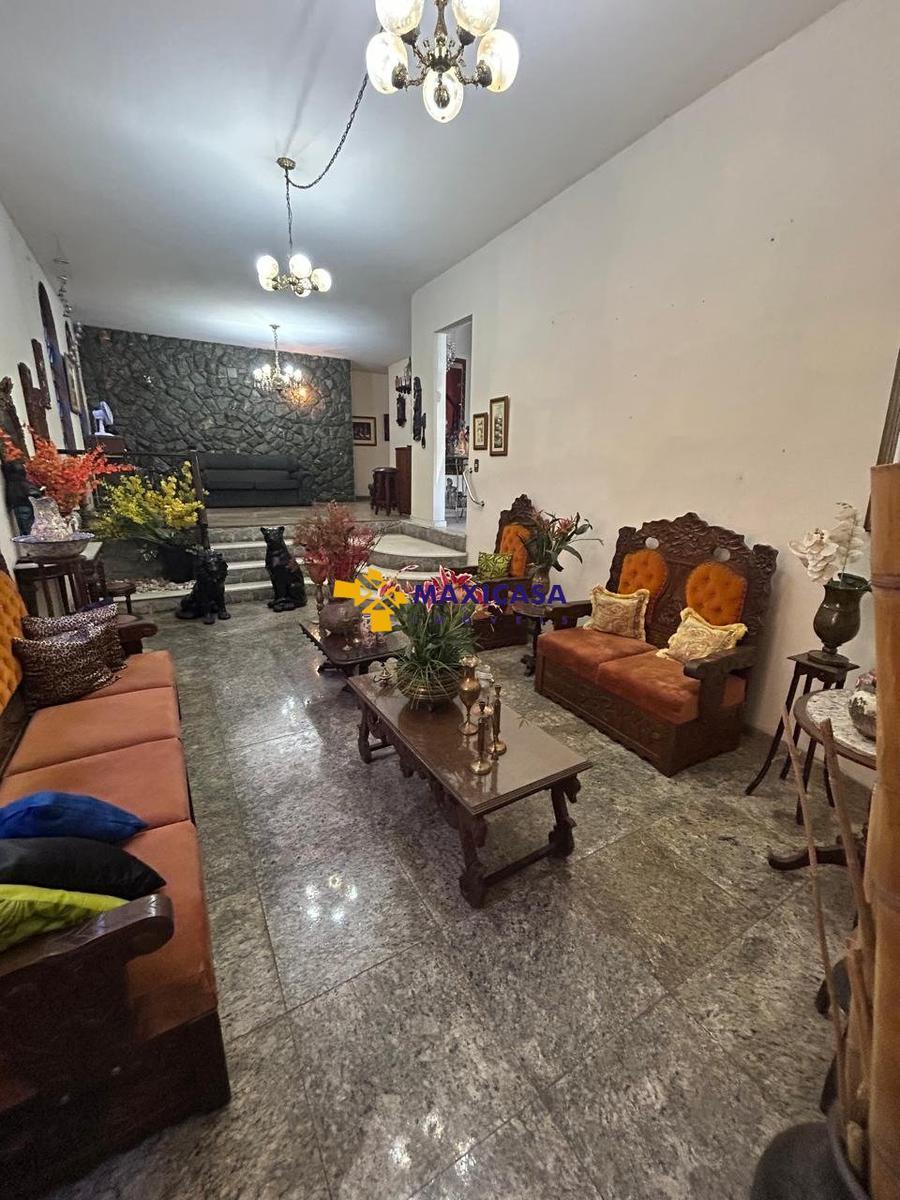 Casa, São José, 5 Quartos, 4 Vagas, 1 Suíte