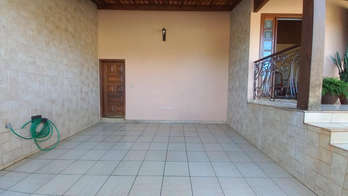 Casa, Santa Inês, 3 Quartos, 2 Vagas, 1 Suíte