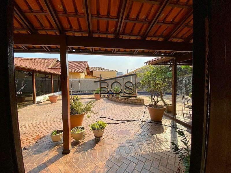 Casa, Santa Lúcia, 5 Quartos, 4 Vagas, 3 Suítes