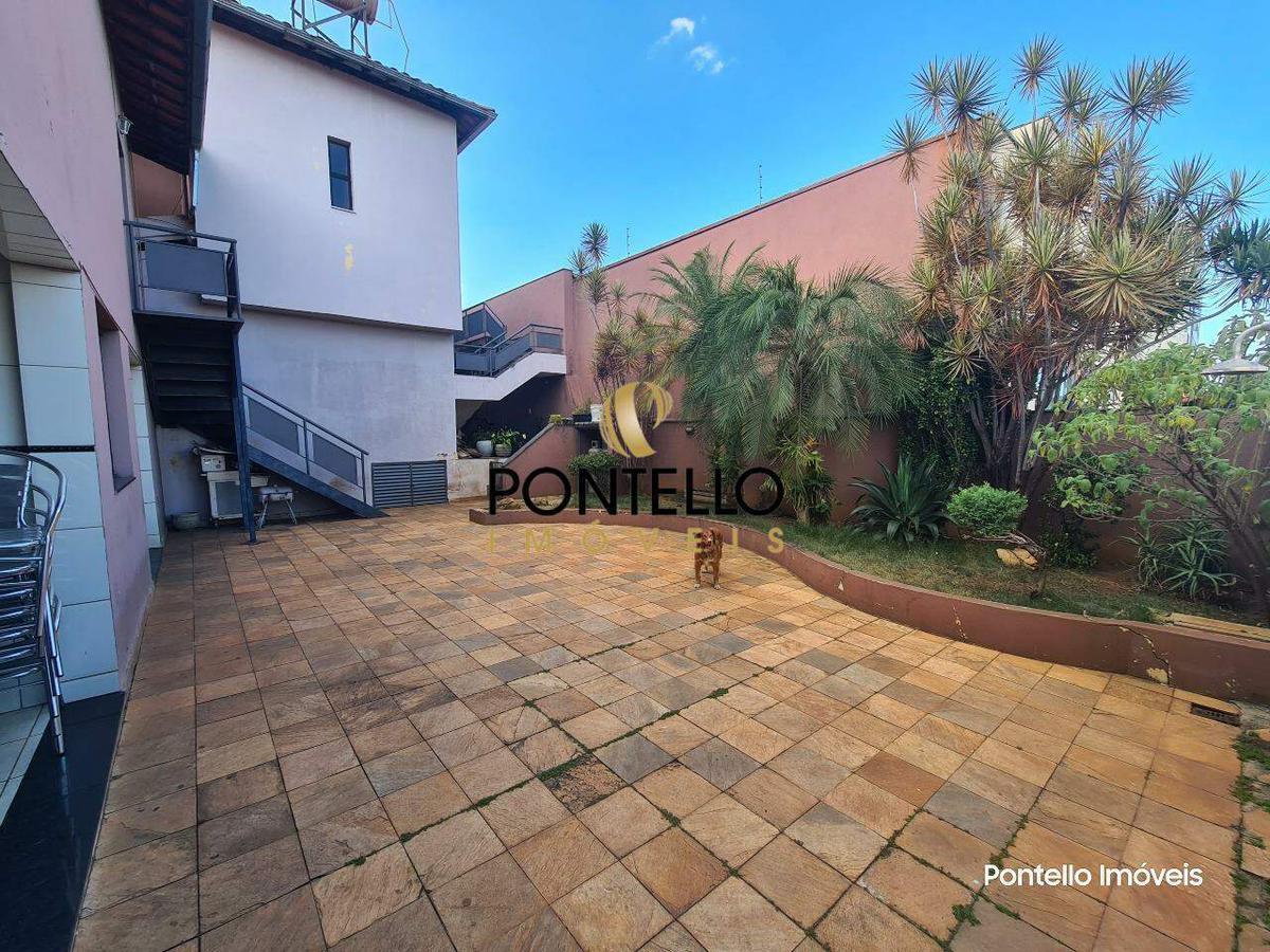 Casa, Caiçaras, 5 Quartos, 4 Vagas, 1 Suíte