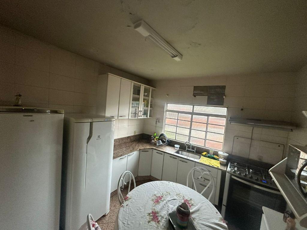 Cobertura, Centro, 4 Quartos, 2 Vagas, 1 Suíte