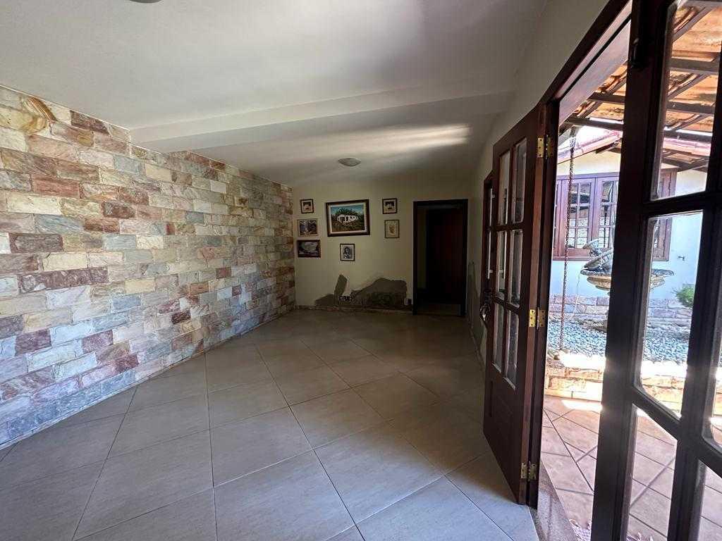 Casa, Lundcea, 4 Quartos, 2 Vagas, 1 Suíte