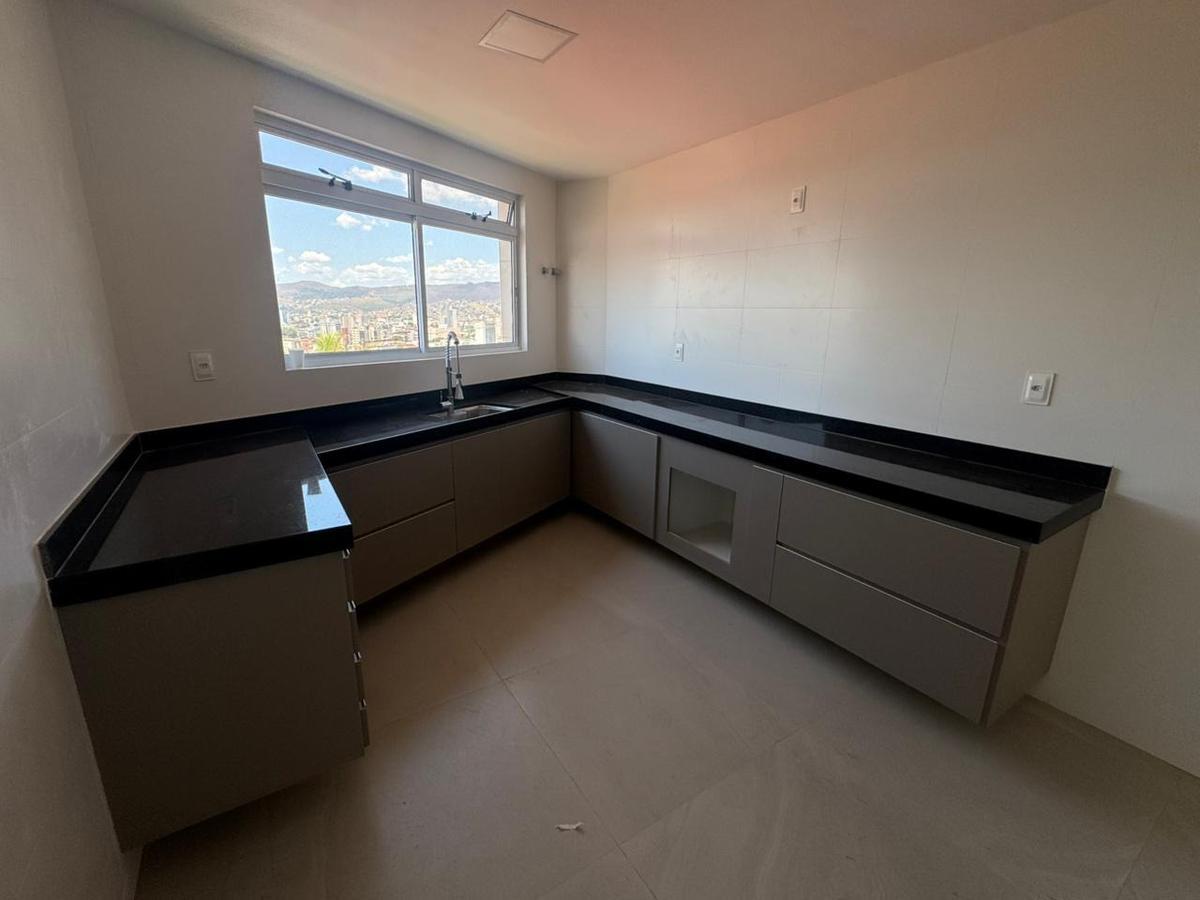 Apartamento, Colégio Batista, 4 Quartos, 2 Vagas, 2 Suítes