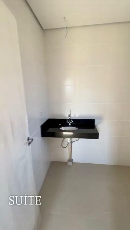 Cobertura, Estoril, 2 Quartos, 2 Vagas, 1 Suíte