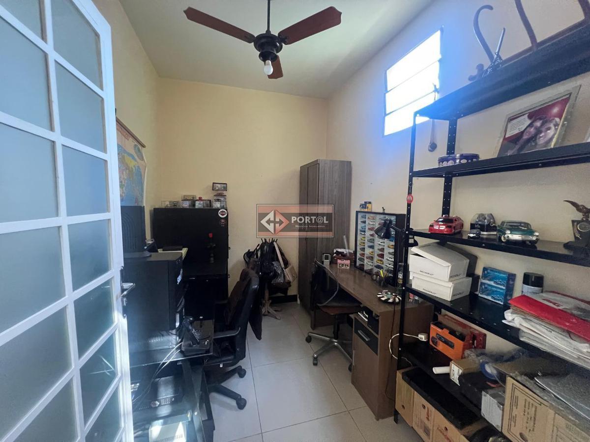 Casa, Planalto, 4 Quartos, 3 Vagas, 1 Suíte