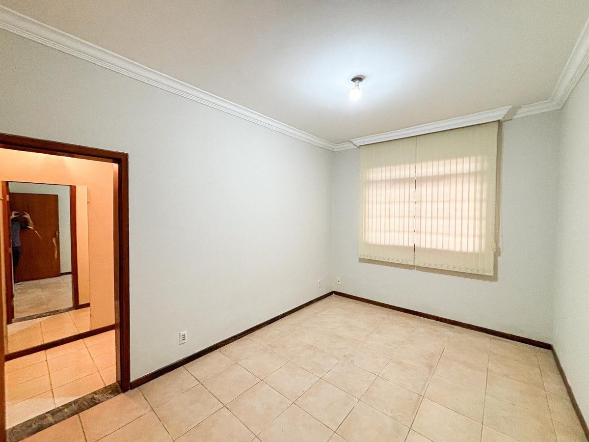 Casa, Três Barras, 5 Quartos, 3 Vagas, 1 Suíte