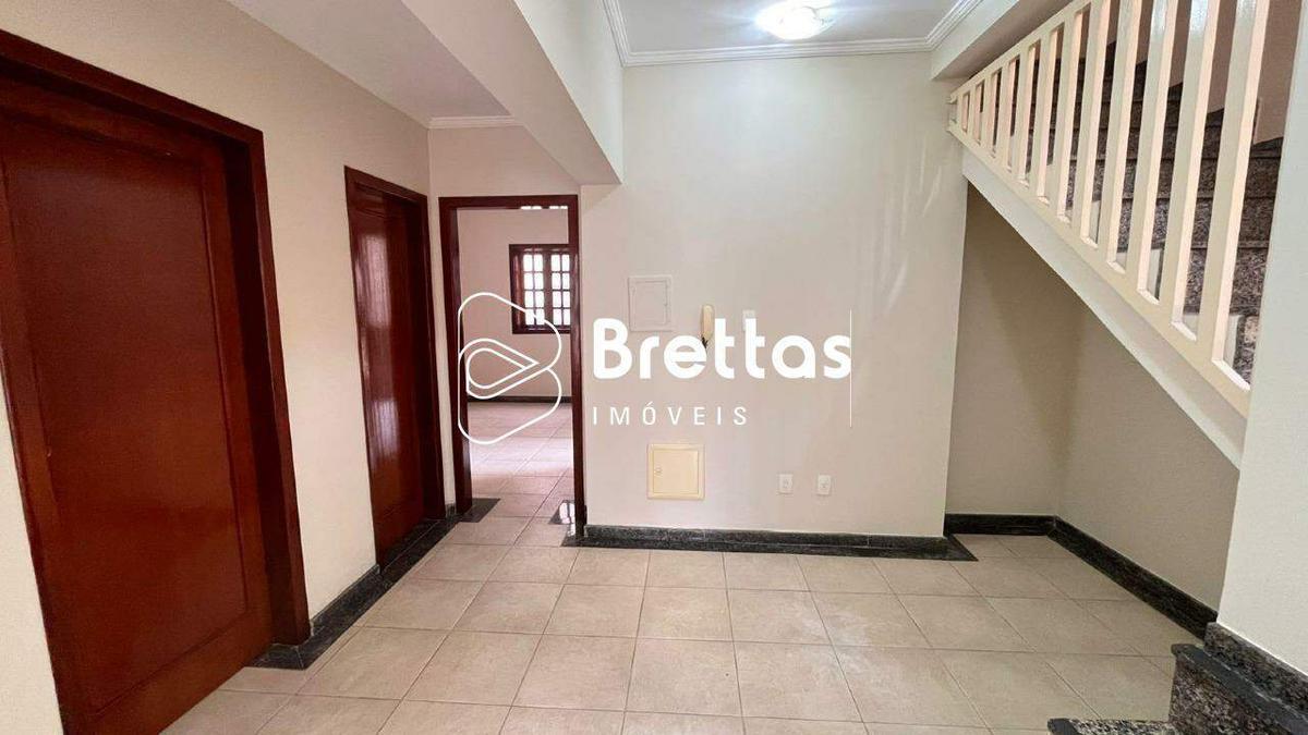 Casa, Centro, 5 Quartos, 2 Vagas, 2 Suítes