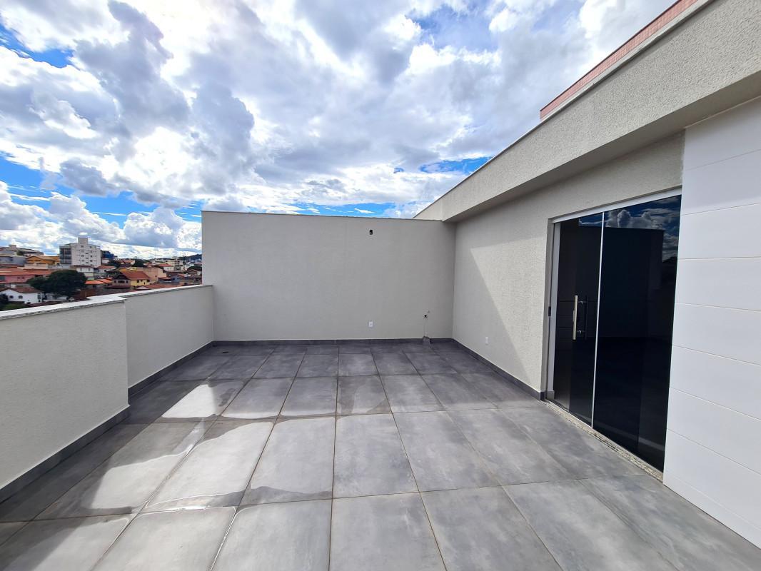Cobertura, Arvoredo, 2 Quartos, 3 Vagas, 1 Suíte