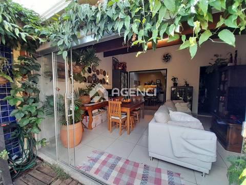 Casa, Cabral, 3 Quartos, 0 Vaga, 1 Suíte