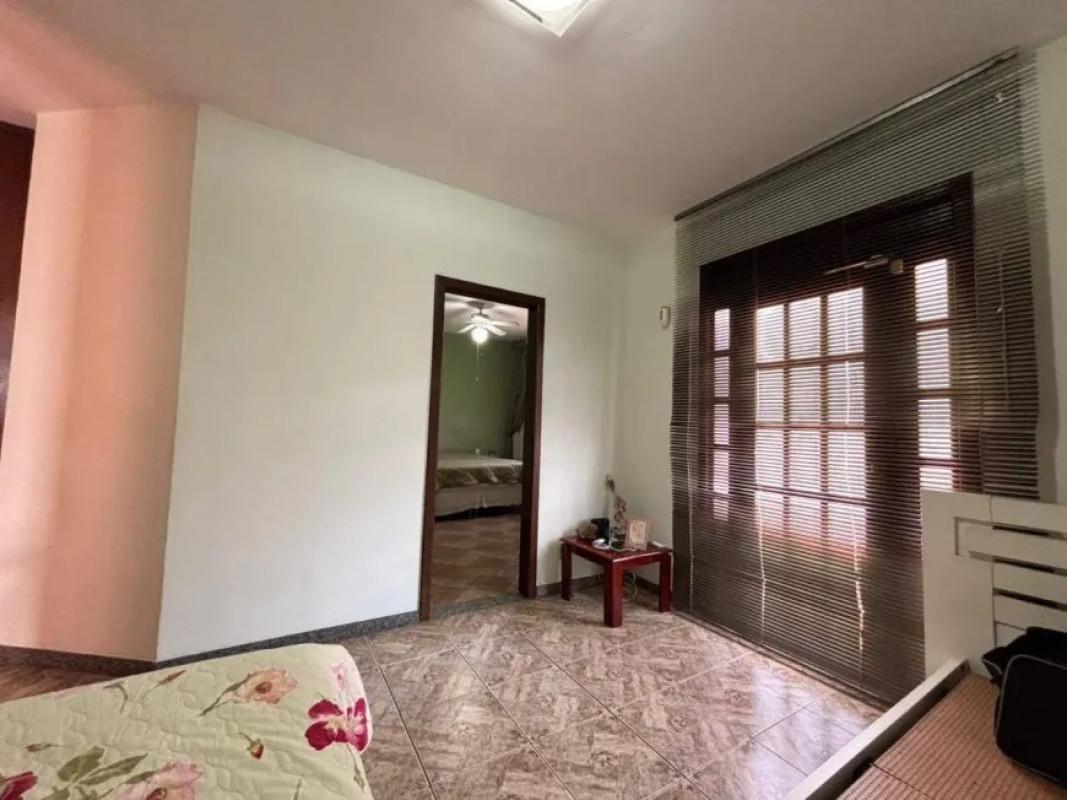 Casa, Castelo, 4 Quartos, 4 Vagas, 1 Suíte
