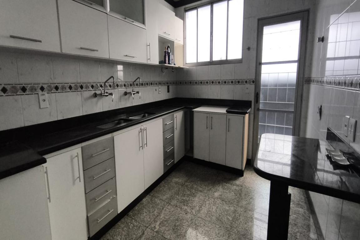 Casa, Cidade Nova, 5 Quartos, 4 Vagas, 2 Suítes
