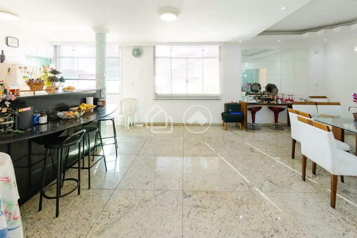 Casa, Padre Eustáquio, 4 Quartos, 10 Vagas, 2 Suítes