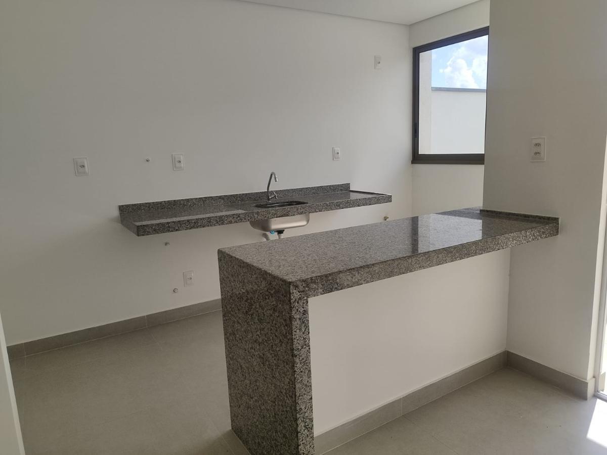 Apartamento, Sagrada Família, 2 Quartos, 2 Vagas, 1 Suíte