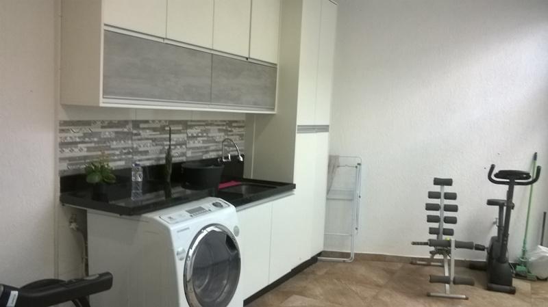 Casa, Cabral, 4 Quartos, 2 Vagas, 1 Suíte