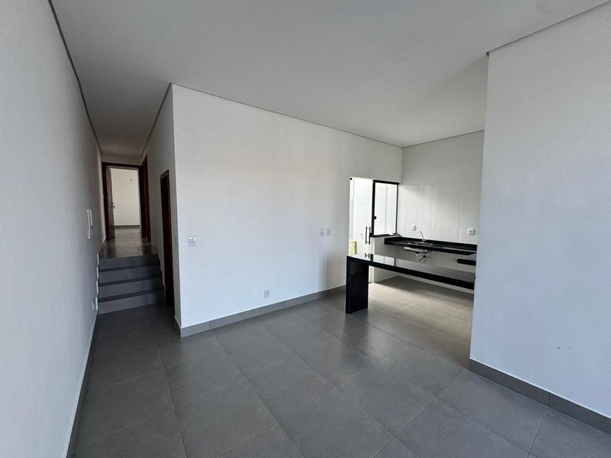 Casa, Serra Dourada, 3 Quartos, 2 Vagas, 1 Suíte