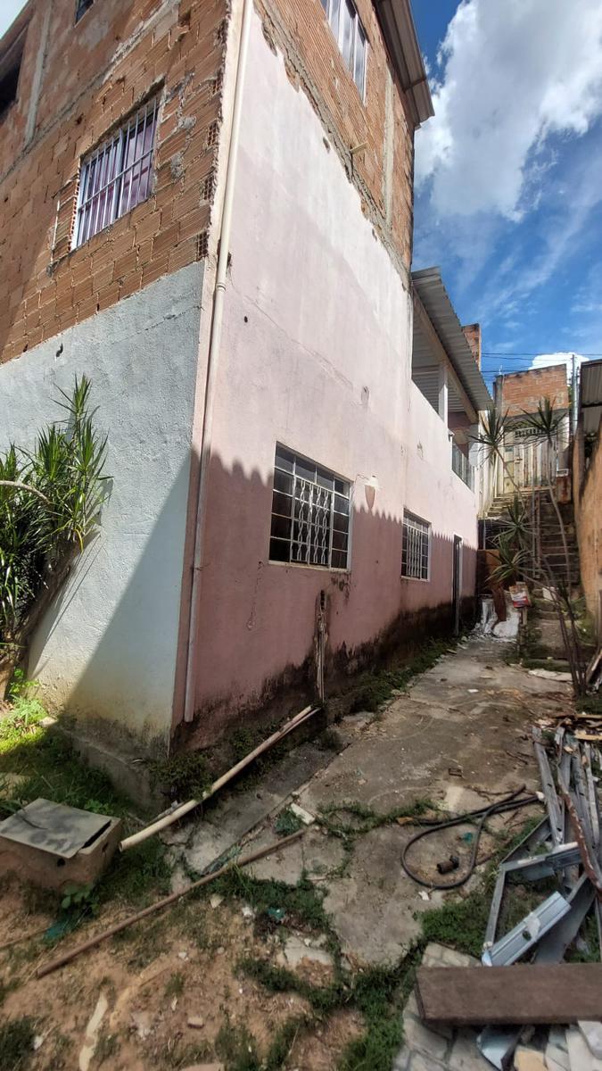 Casa, Jardim Vitória, 2 Quartos, 4 Vagas, 1 Suíte