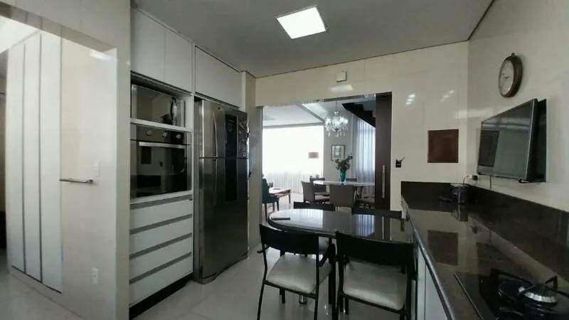 Cobertura, Estoril, 3 Quartos, 2 Vagas, 1 Suíte