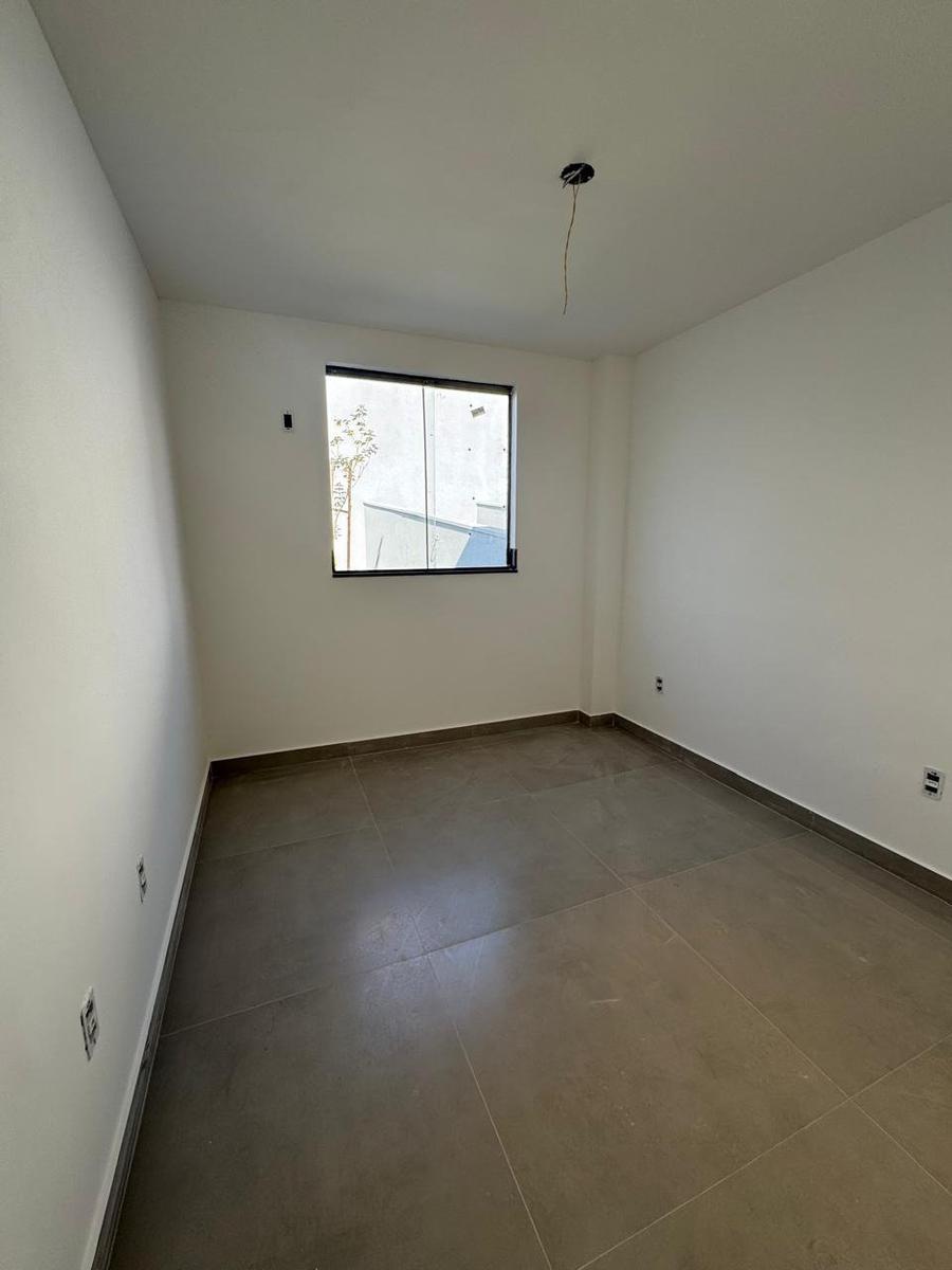 Casa, Santa Mônica, 2 Quartos, 1 Vaga, 2 Suítes