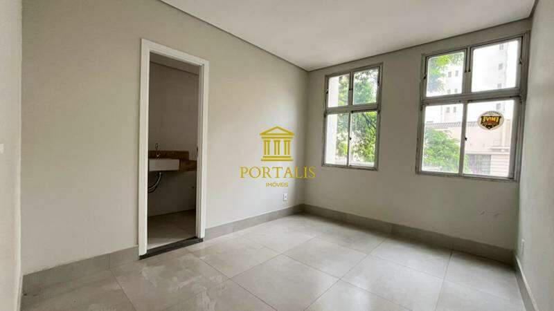 Apartamento, Centro, 2 Quartos, 0 Vaga, 1 Suíte