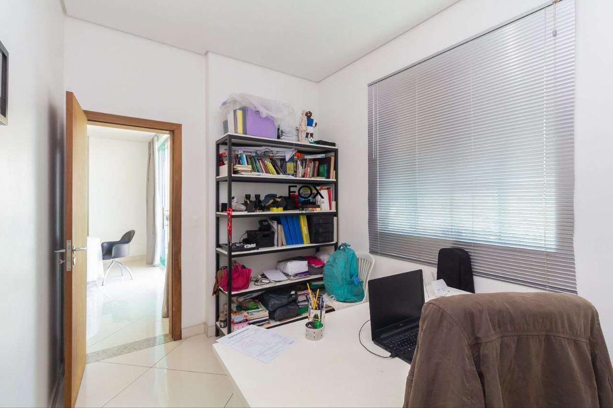 Casa, Estoril, 4 Quartos, 3 Vagas, 4 Suítes