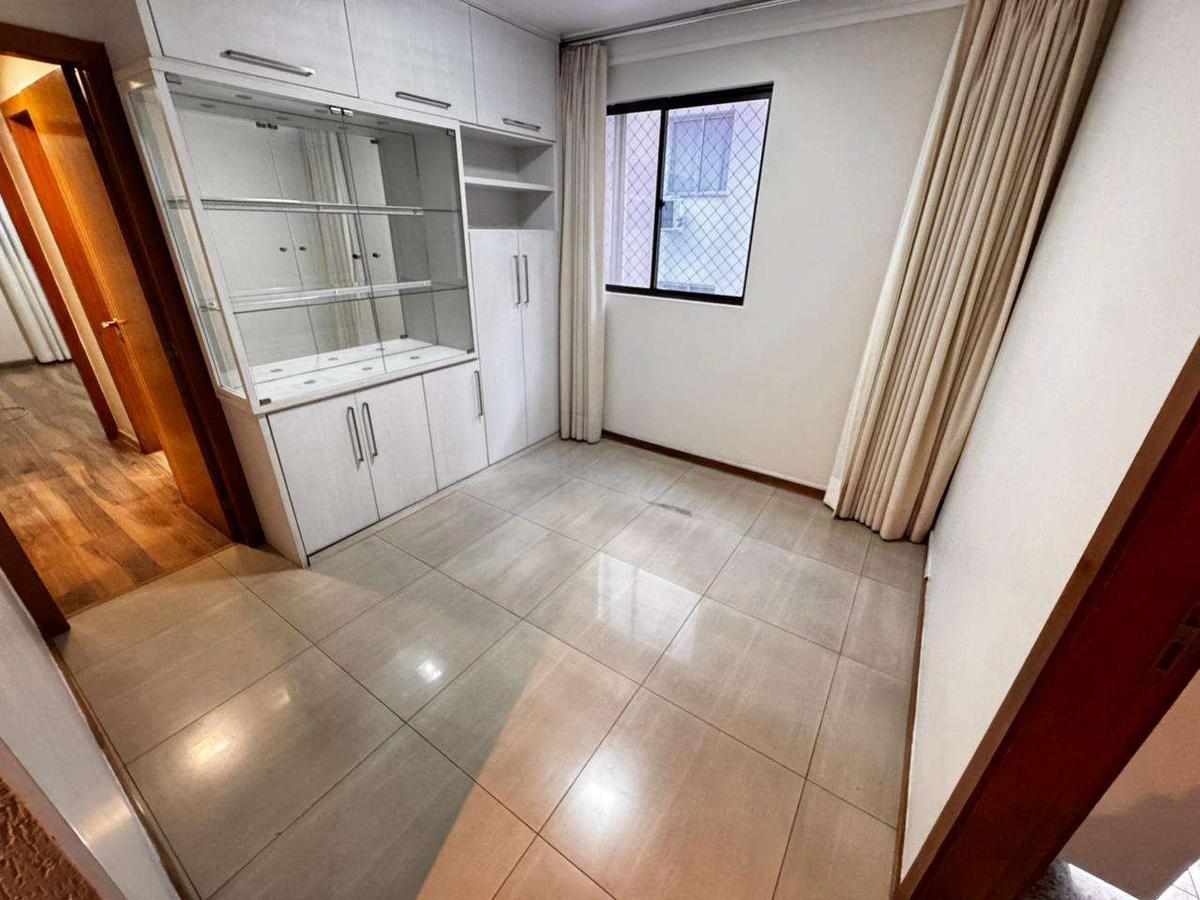 Apartamento, Sagrada Família, 3 Quartos, 4 Vagas, 1 Suíte