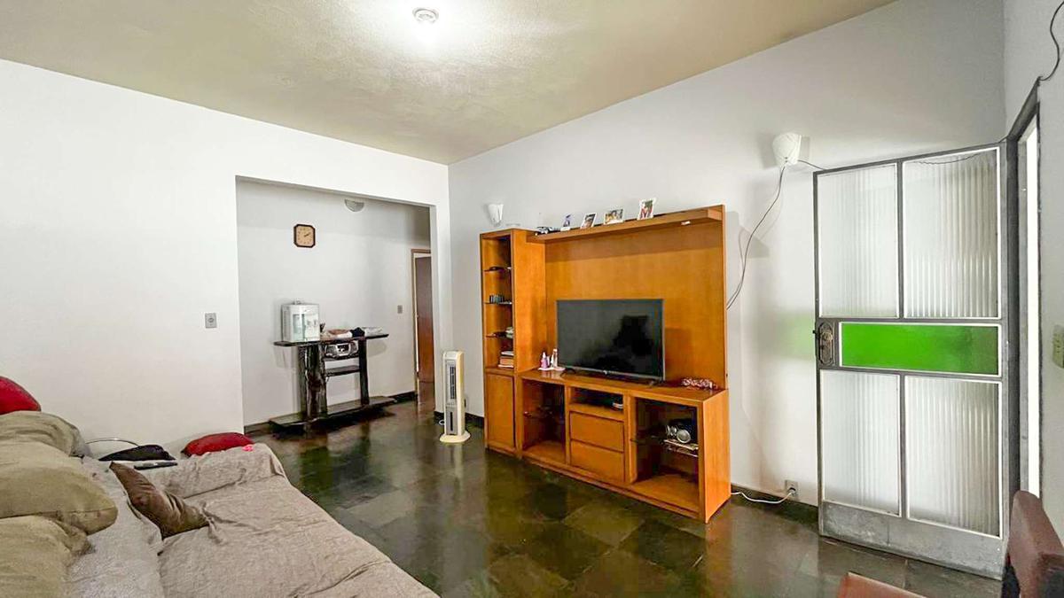 Casa, Santa Terezinha, 4 Quartos, 5 Vagas, 1 Suíte