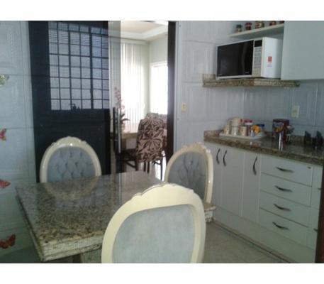 Casa, Castelo, 3 Quartos, 2 Vagas, 1 Suíte