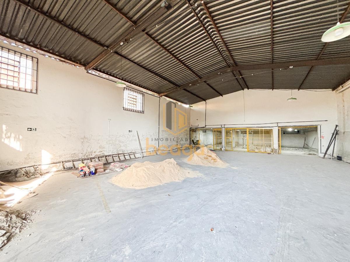 Galpão, Parque Turistas, 0 Quarto, 1 Vaga