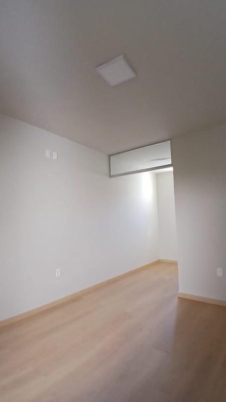 Casa, Castelo, 4 Quartos, 2 Vagas, 1 Suíte