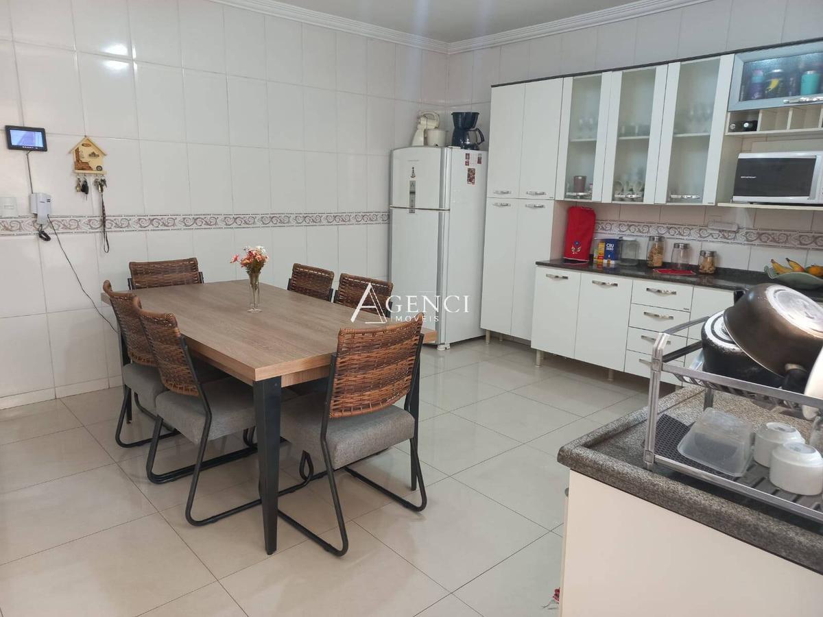 Casa, Santa Cruz Industrial, 3 Quartos, 0 Vaga, 1 Suíte