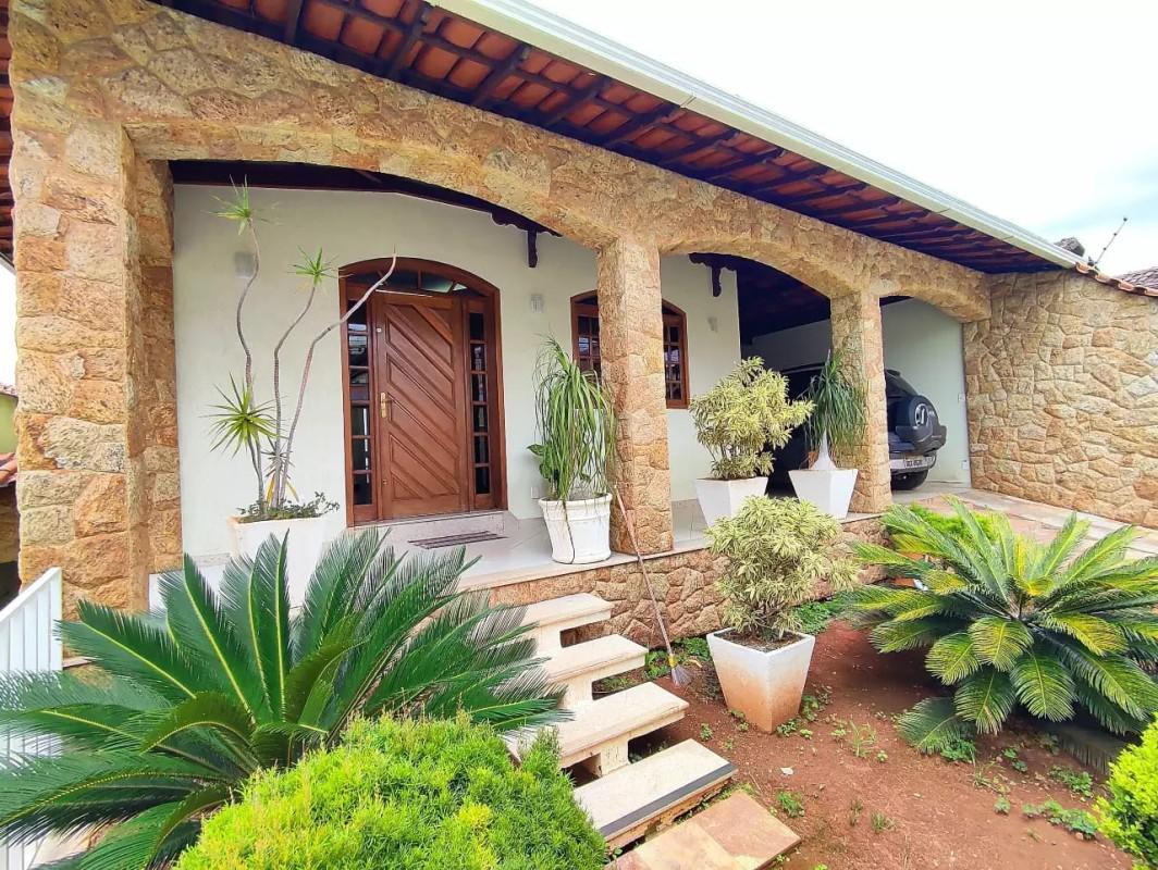 Casa, Tirol, 4 Quartos, 4 Vagas, 1 Suíte