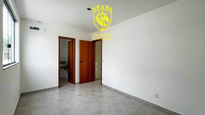 Casa, Candelária, 3 Quartos, 0 Vaga, 1 Suíte