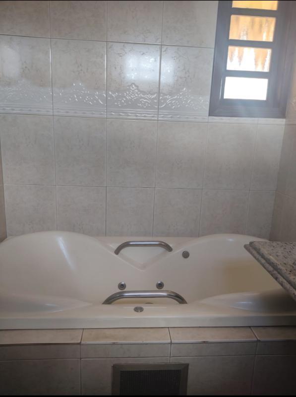 Casa, Quintas Coloniais, 4 Quartos, 6 Vagas, 1 Suíte