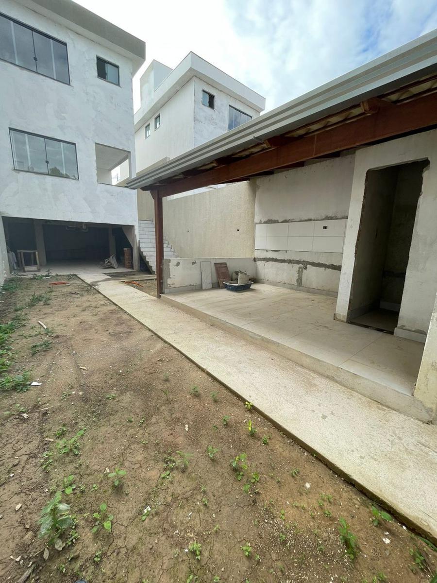 Casa, Masterville, 3 Quartos, 2 Vagas, 2 Suítes