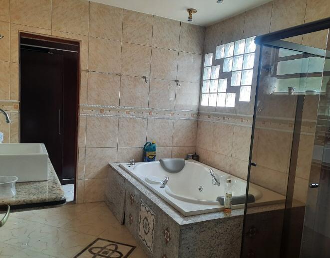 Casa, Tijuco, 6 Quartos, 4 Vagas, 1 Suíte