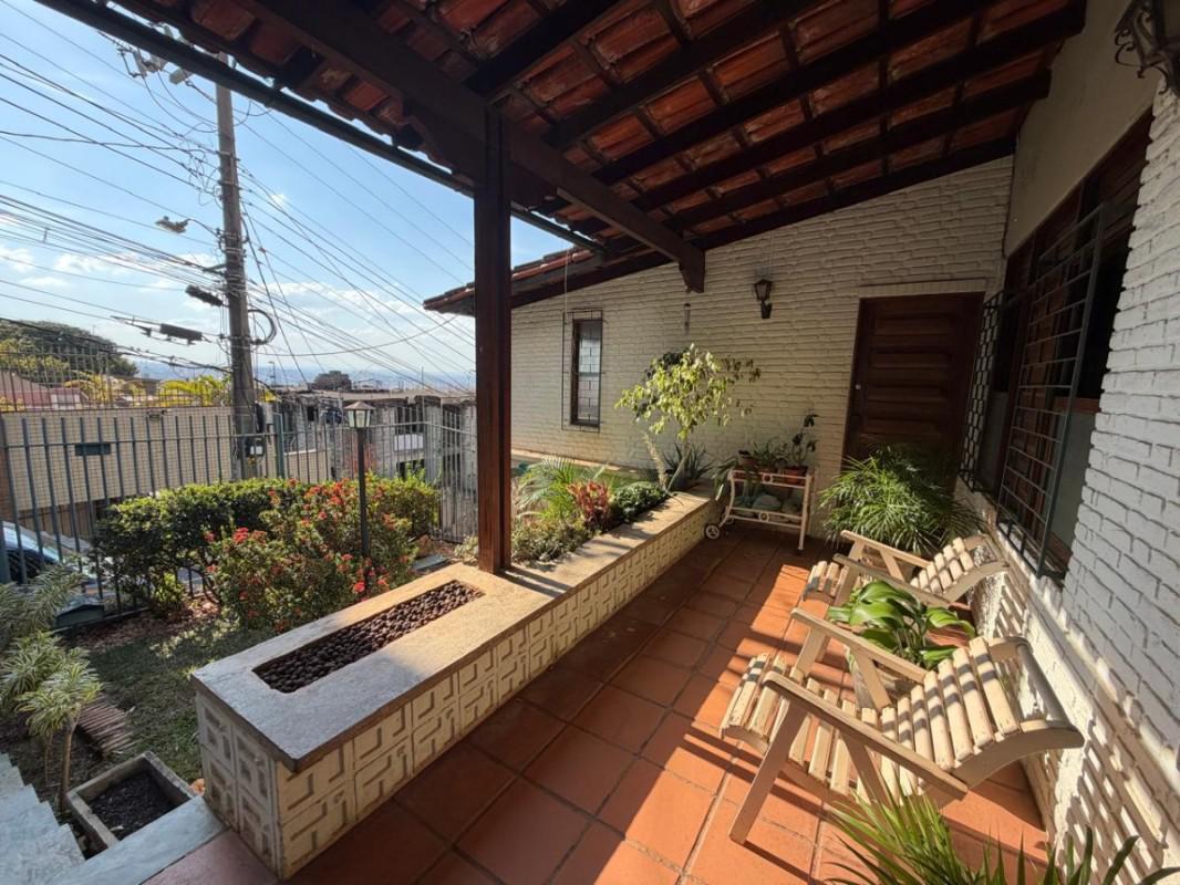 Casa, São Lucas, 3 Quartos, 2 Vagas, 1 Suíte