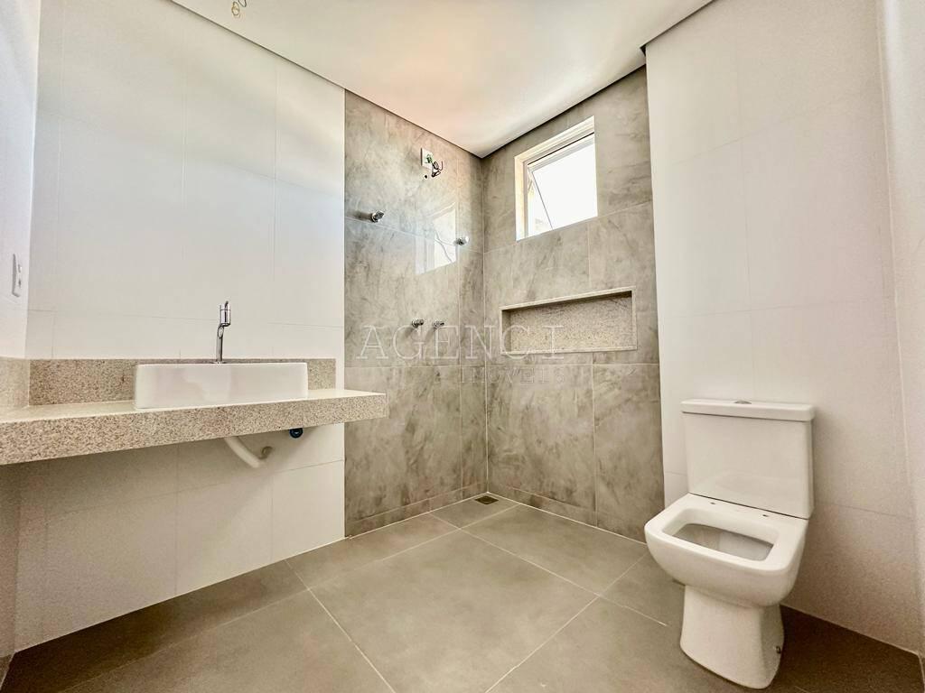 Cobertura, Serrano, 4 Quartos, 0 Vaga, 1 Suíte