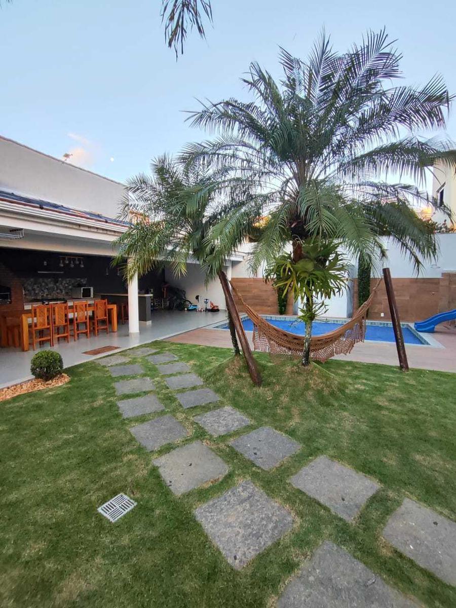 Casa, Castelo, 4 Quartos, 4 Vagas, 1 Suíte