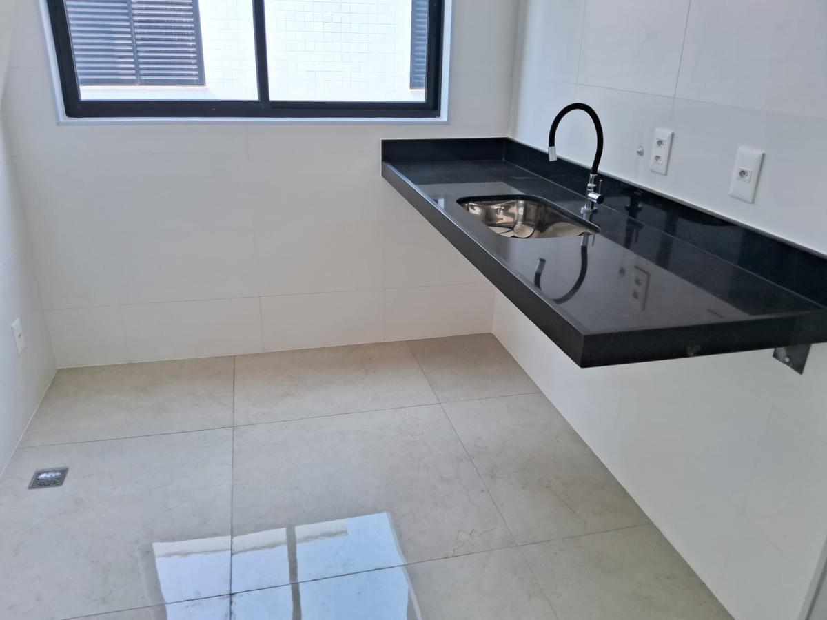 Apartamento, Floresta, 2 Quartos, 2 Vagas